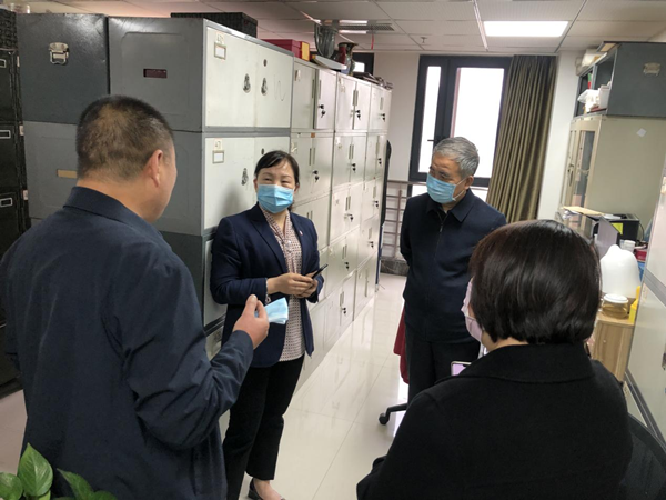 公司領(lǐng)導(dǎo)段曉峰一行赴陜建機(jī)施集團(tuán)開展檔案管理工作學(xué)習(xí)交流 